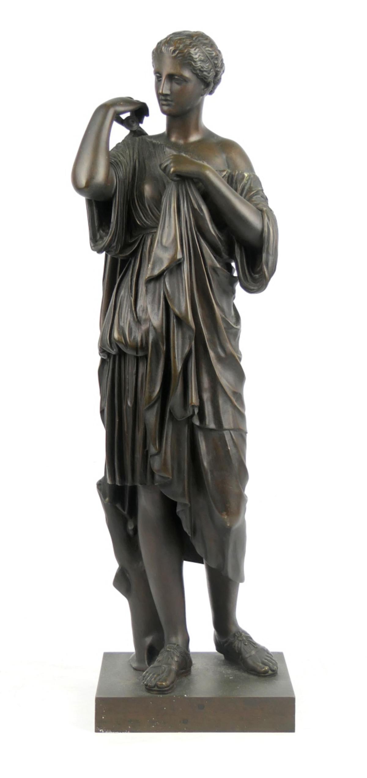 HEAVY BRONZE UNSIGNED SCUPLTURE OF ROMAN GODDESS (1 of 5)