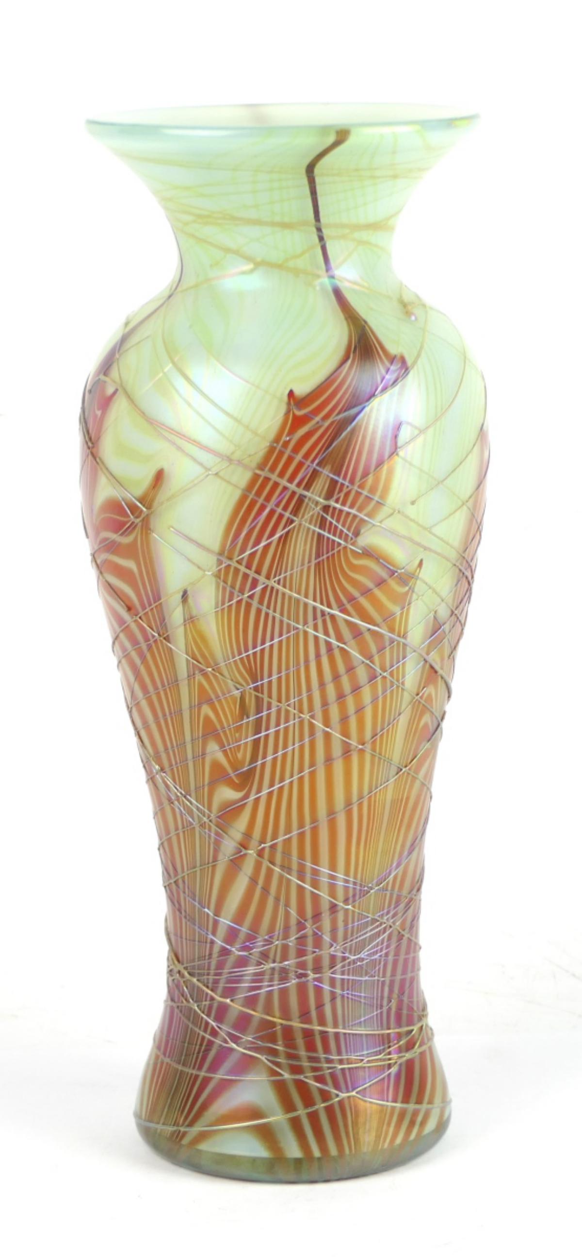 STUDIO ART GLASS PULLED FEATHER  11" VASE (1 of 8)