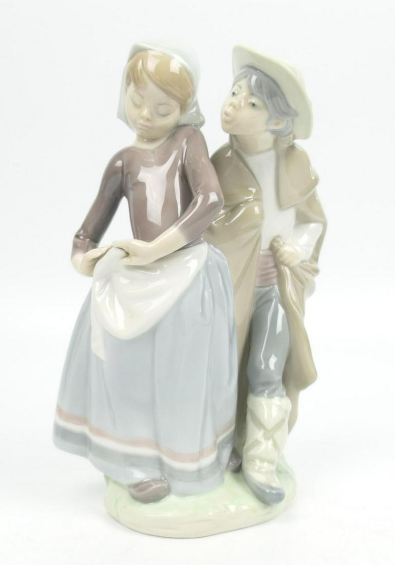 LLADRO "CURIOUS BOY" PORCELAIN 9" FIGURE (1 of 5)