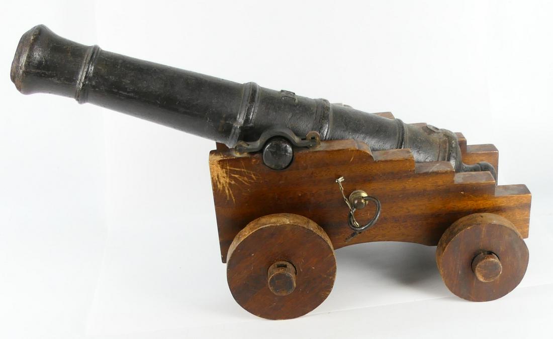 LARGE CAST IRON ENGLISH IRON MODEL CANNON (1 of 8)