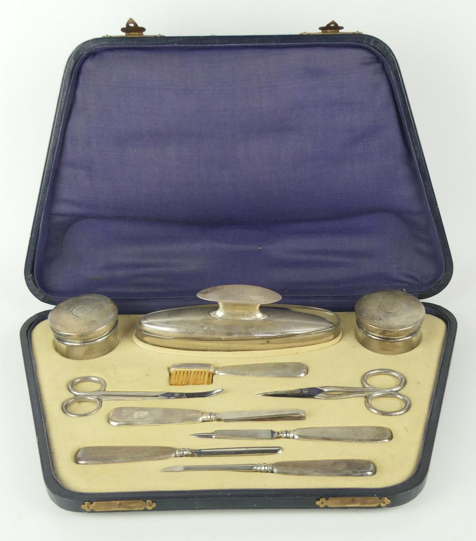ANTIQUE ENGLISH HALLMARKED SILVER MANICURE SET (1 of 8)