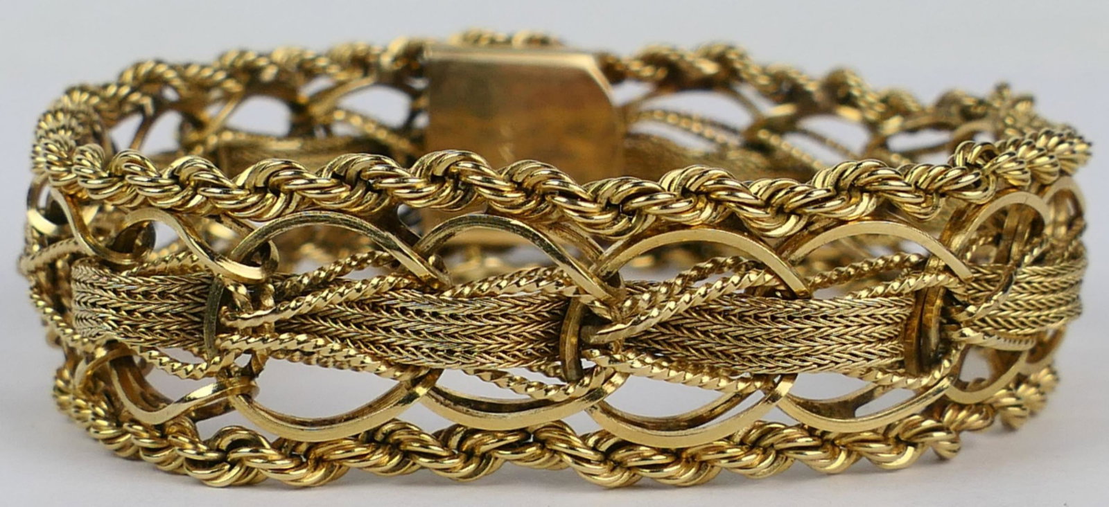 VINTAGE WOMEN'S ESTATE 14K YELLOW GOLD BRACELET (1 of 6)