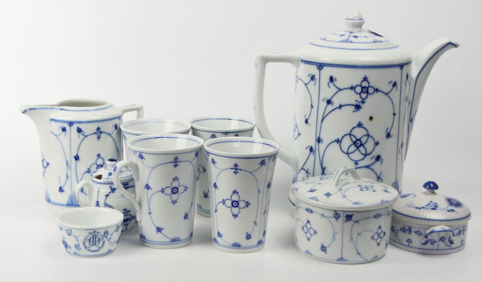 LOT OF 10 CONTINENTAL PORCELAIN BLUE ONION ITEMS (1 of 6)