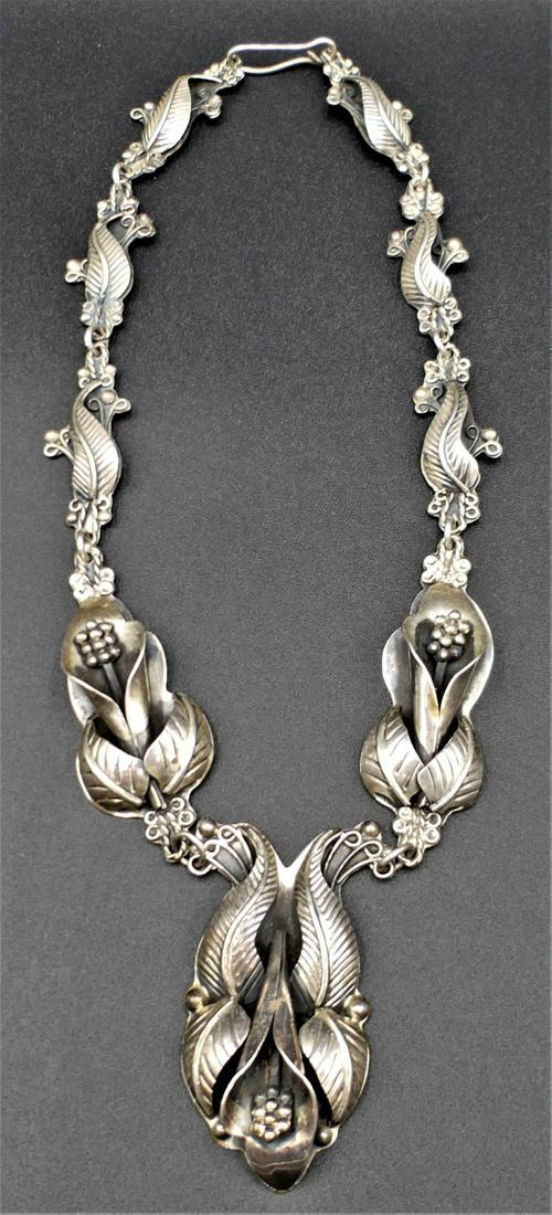 MEXICAN PLATEIA STERLING SILVER TULIP NECKLACE (1 of 5)