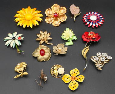 15 PC VINTAGE FLOWER  BROOCH / PIN GROUP: 15 PC VINTAGE FLOWER BROOCH / PIN GROUP, LARGEST APPOX 5".