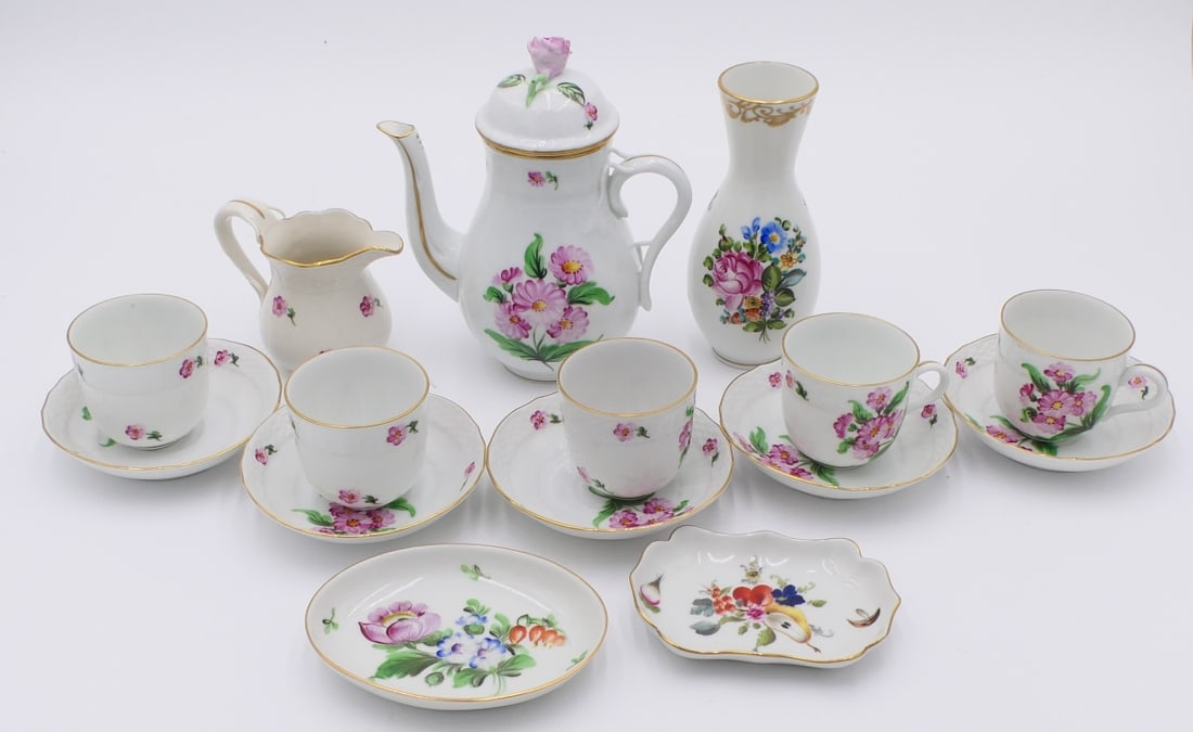 15 PC HEREND PORCELAIN TEA SERVICES COLLECTION (1 of 5)