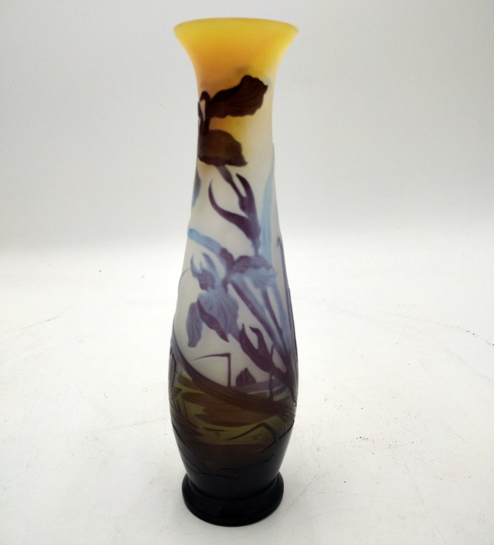 GALLE NANCY FRANCE CUT CAMEO GLASS FLORAL VASE (1 of 10)