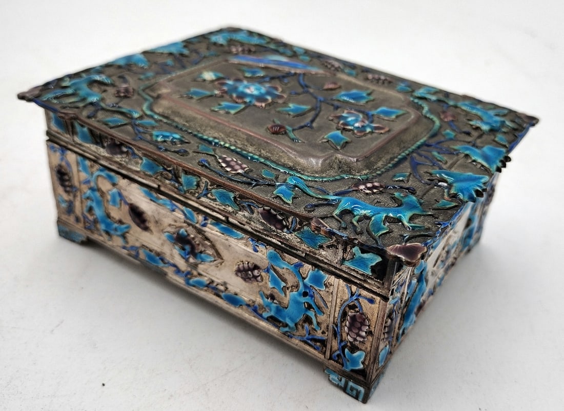 VINTAGE CHINESE EXPORT SILVER ENAMEL HINGED BOX (1 of 16)