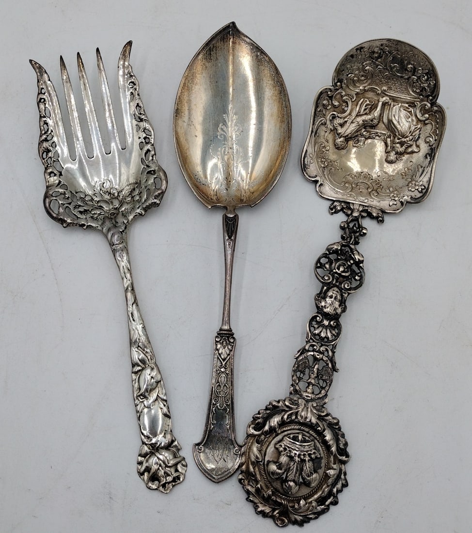 3 ANTIQUE STERLING SILVER SERVING SPOONS & FORK (1 of 12)