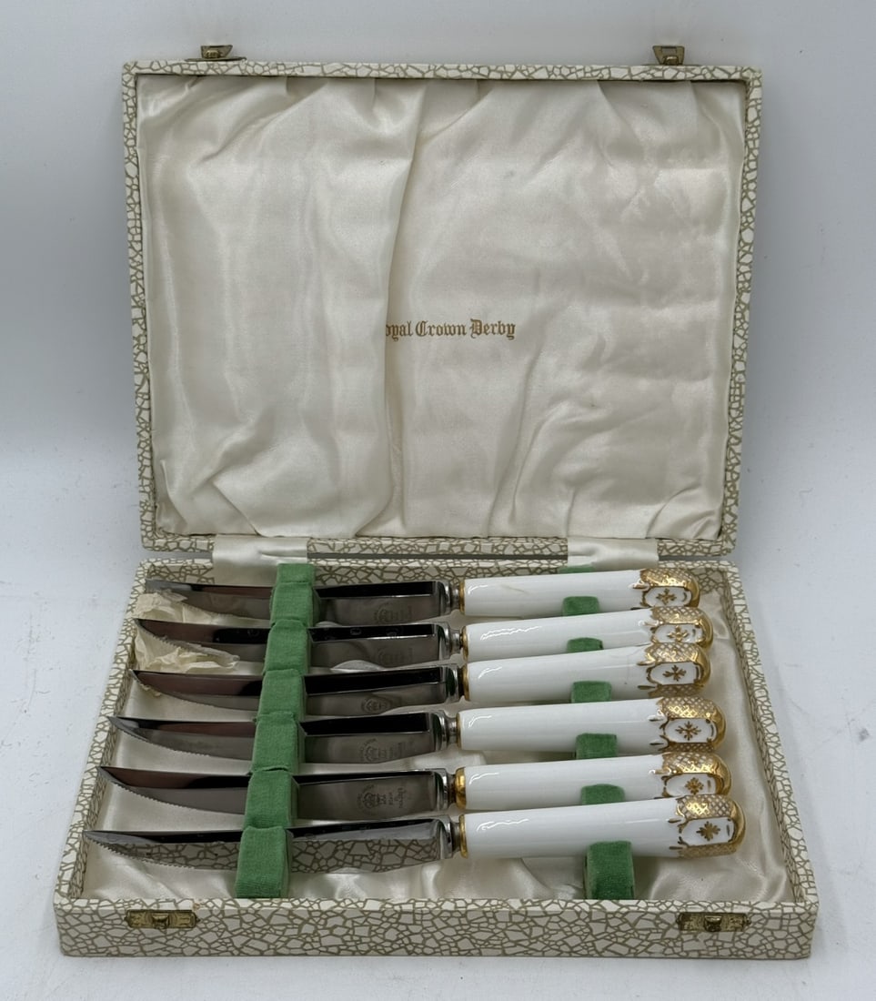 8pc ROYAL CROWN DERBY POCELAIN HANDLE STEAK KNIVES (1 of 6)