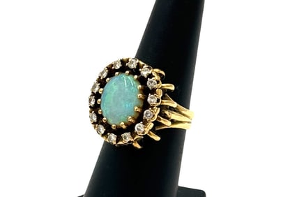 Estate 18k Yellow Gold .42ctw Diamond 3ct Opal Ring