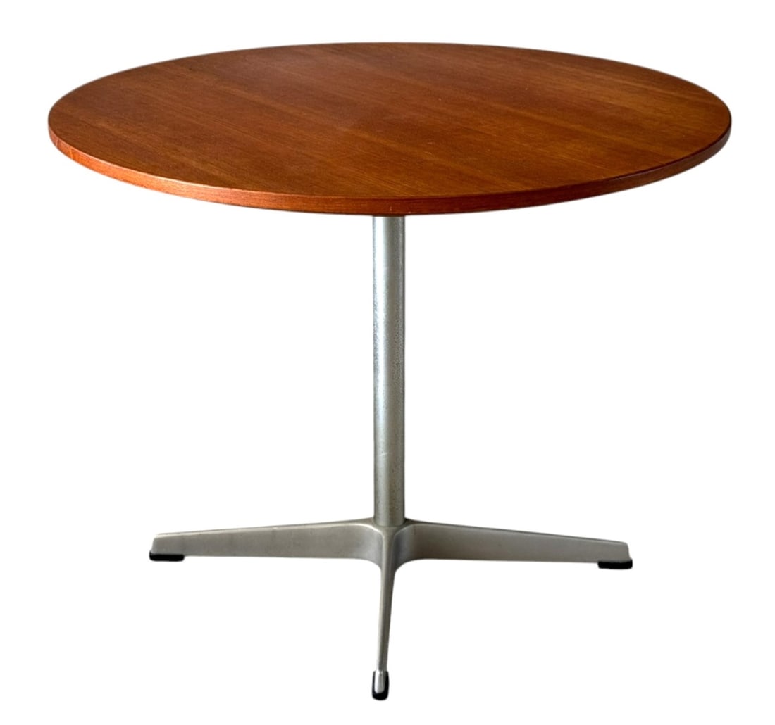 Arne Jacobsen for Fritz Hansen MCM Cocktail Table (1 of 8)