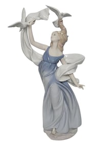 Lladro 'New Horizons' #6570 Porcelain Figurine