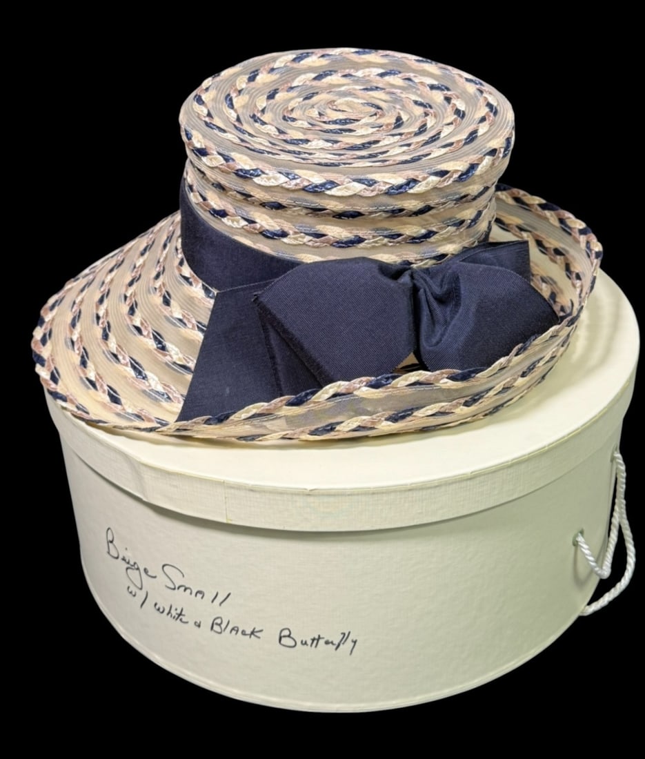 Neiman Marcus Beige Sun Hat with Box (1 of 3)