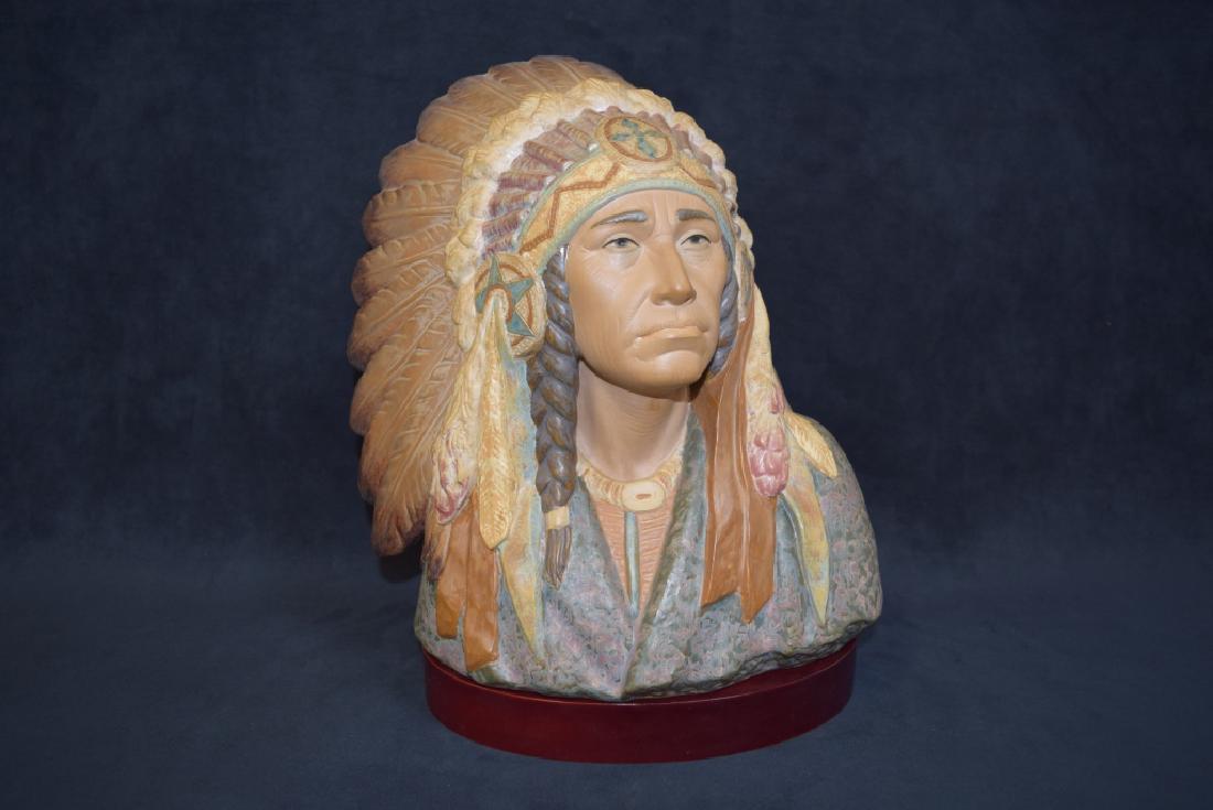 LLADRO INDIAN CHIEF BUST #2127 WITH ORIGINAL BOX (1 of 4)