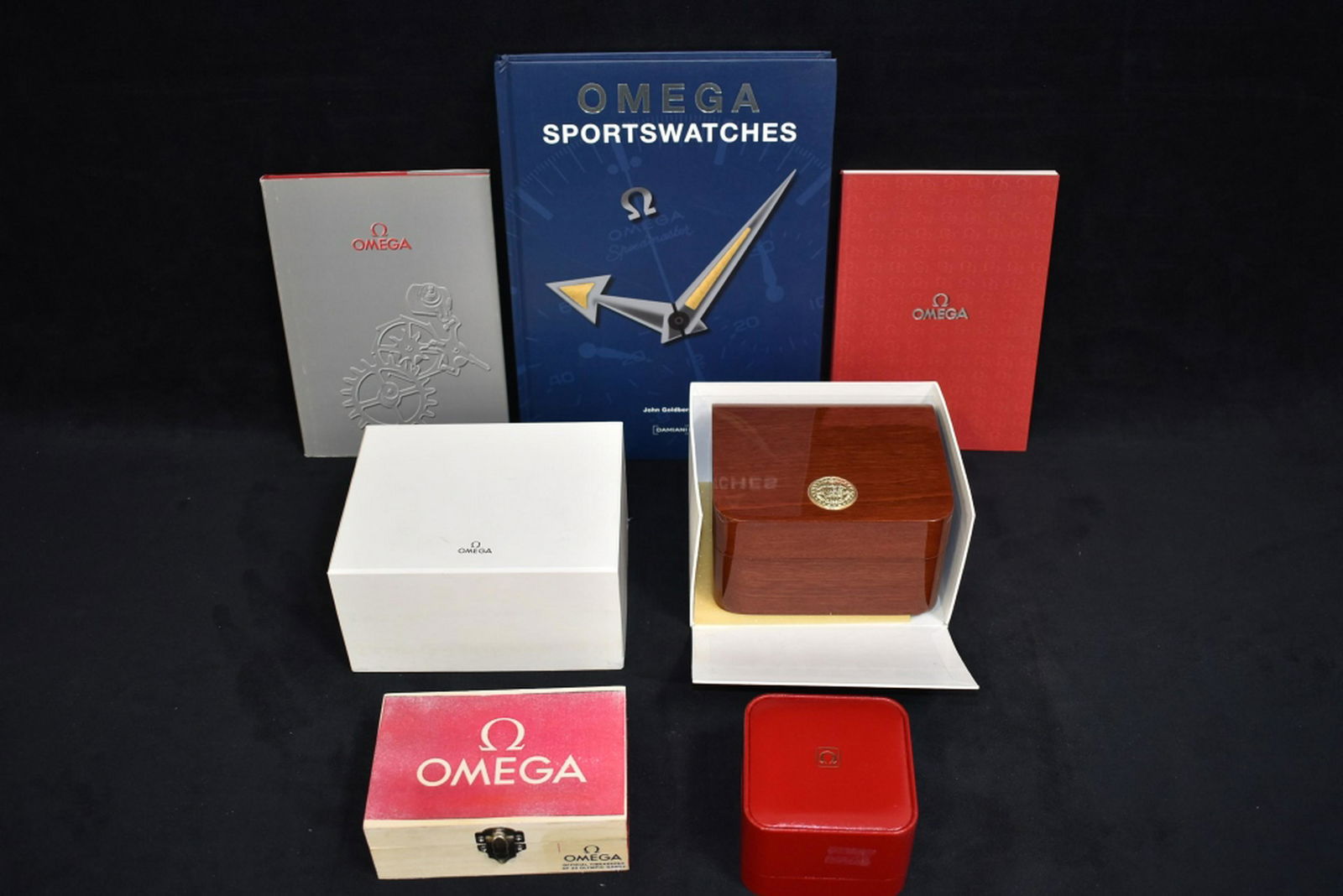 LOT OF OMEGA WATCH BOOKS & BOXES (1 of 3)