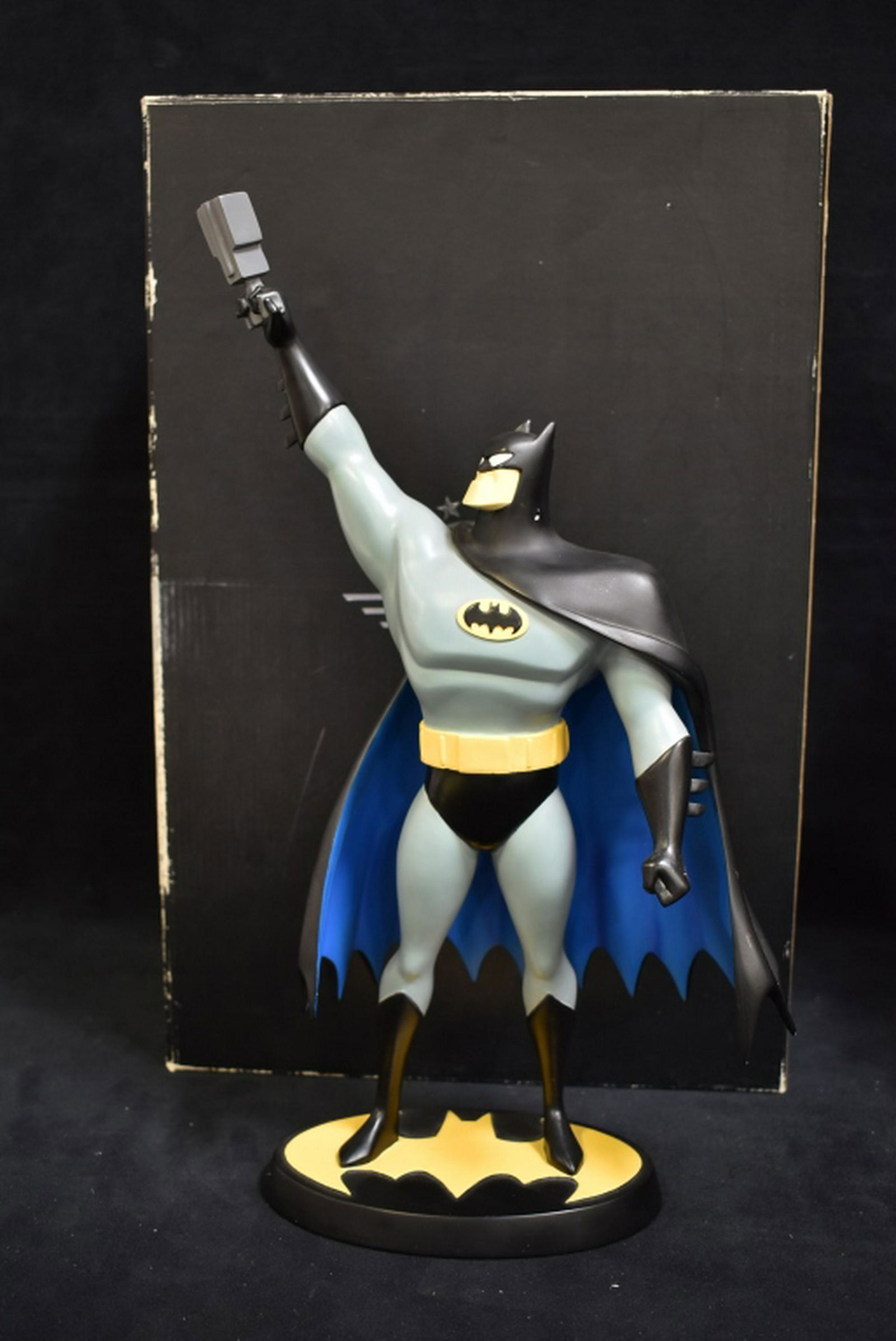 3 DC COMICS BATMAN ANIMATED DARK NIGHT MAQUETTES (1 of 3)