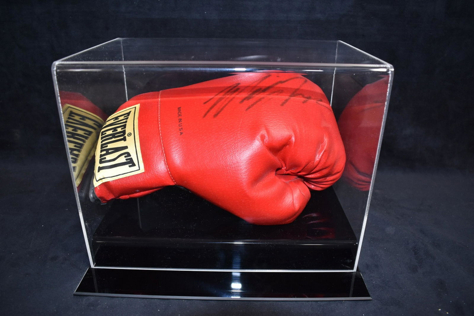 SIGNED MIKE TYSON BOXING GLOVE (1 of 2)