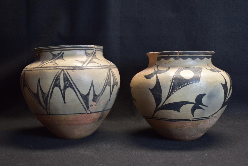 2 ACOMA POTTERY NATIVE AMERICAN POTS (1 of 5)
