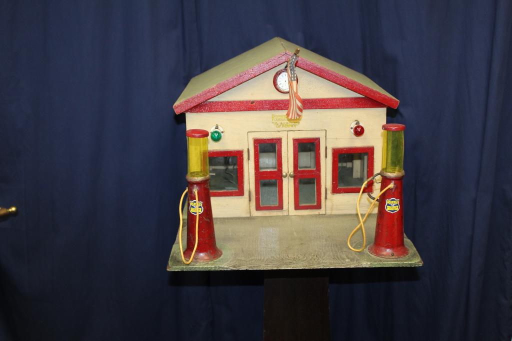 1930's service station Richfield model (1 of 7)