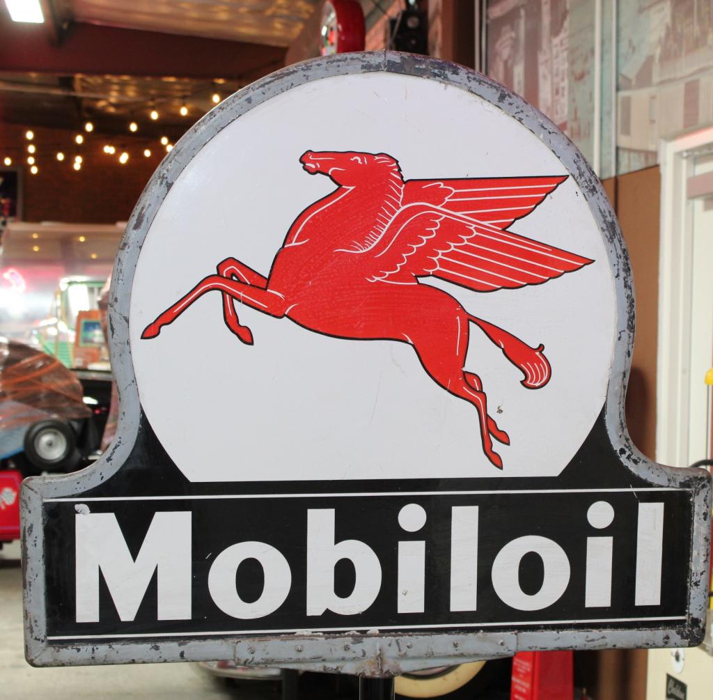 Mobiloil w/Pegasus Keyhole Porcelain Curb Sign (1 of 8)