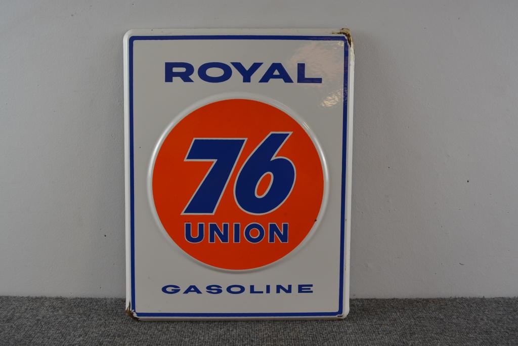 Union 76 Royal Gasoline Porcelain Sign (TAC) (1 of 2)