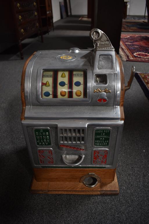 JENNINGS 5 CENT BELL SLOT MACHINE (1 of 3)