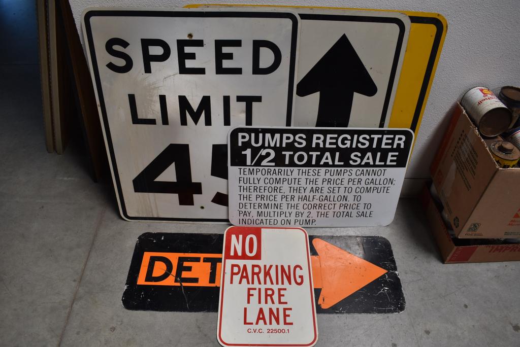 LOT OF 6 MODERN TRAFFIC SIGNS (1 of 1)