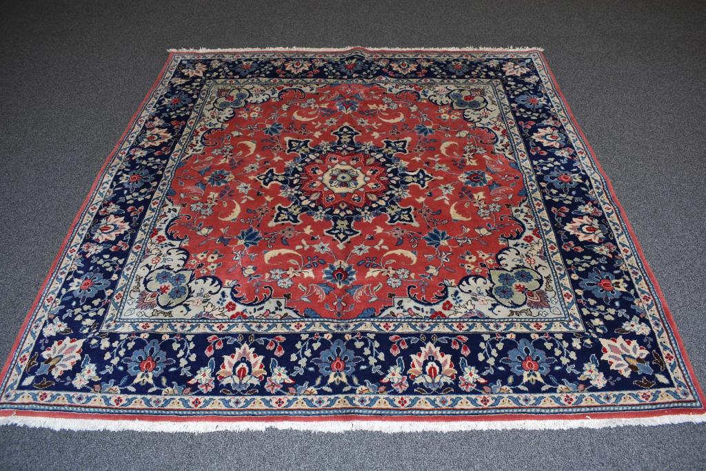 APPROX. 6'5" X 6'9" HANDMADE SAROUK STYLE RUG (1 of 1)