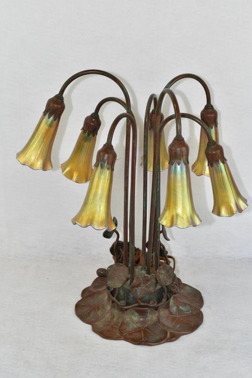 7 ARM TIFFANY STYLE TULIP LAMP (1 of 3)