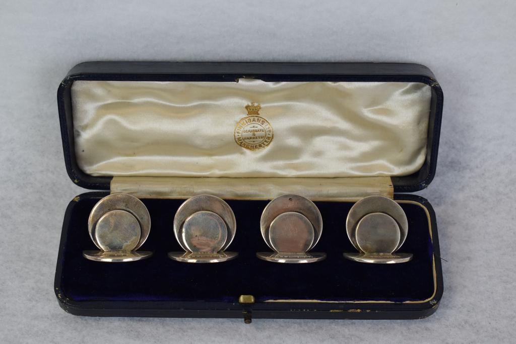 SET OF 4 ENGLISH STERLING PLACE CARD HOLDERS: SAMPSON MORDON & CO LTD CHESTER EARLY 1900'S IN ORIGINAL BLUE VELVET LINED CASE--APPROX. 3.6 OUNCES