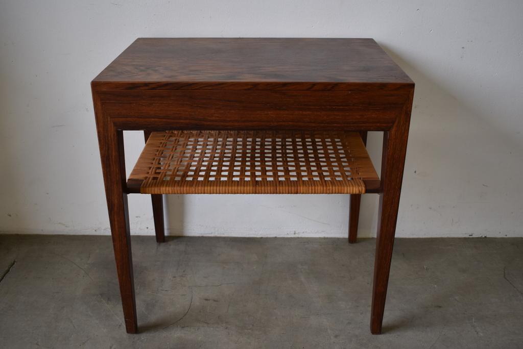 1 DRAWER ROSEWOOD SIDE TABLE MARKED ASBJORN MOBLER (1 of 3)