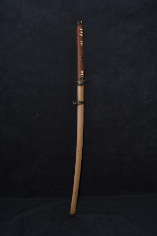 ANTIQUE JAPANESE SAMURAI SWORD W/ SCABBARD (1 of 4)