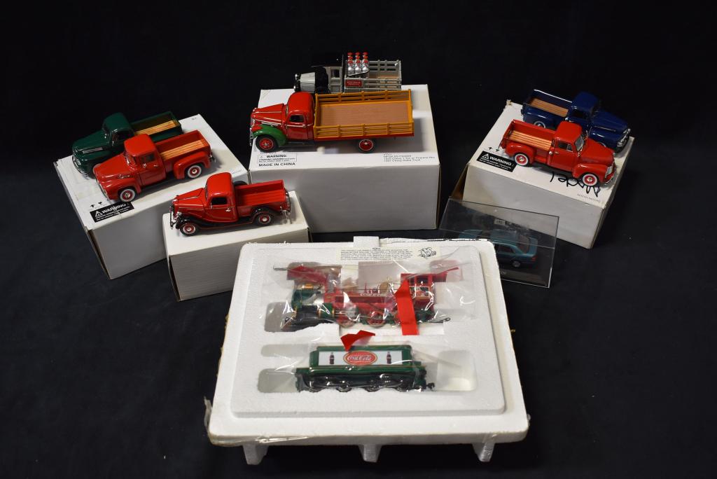 GROUPING OF MODERN DIECAST TURCK & TRAIN SET (1 of 1)