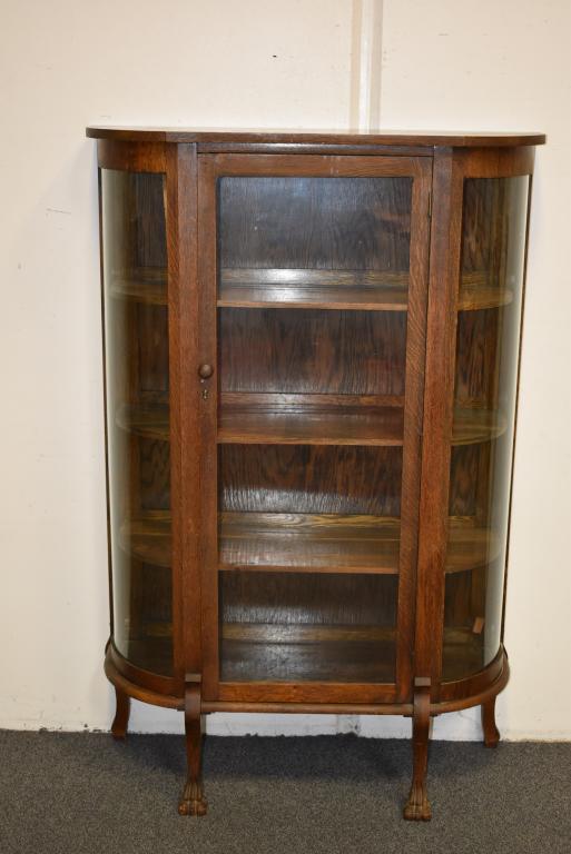 1900'S AMERICAN OAK CHINA CABINET (1 of 1)