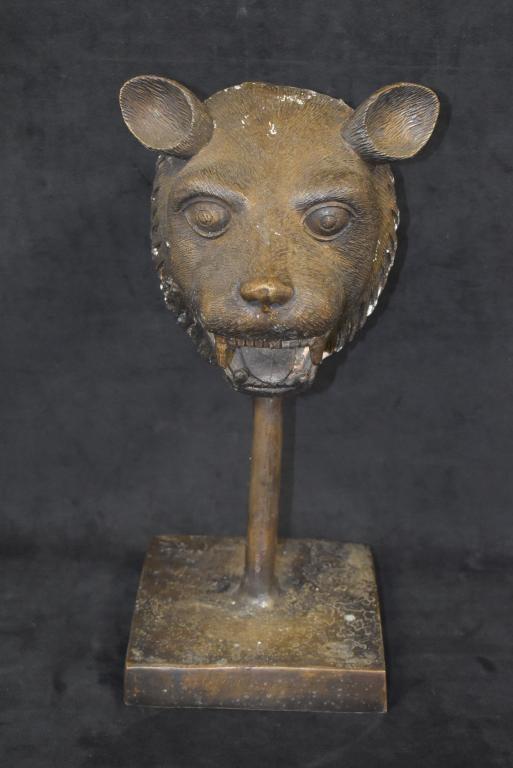 BRONZE BEAR SCULPTURE ON STAND (1 of 2)