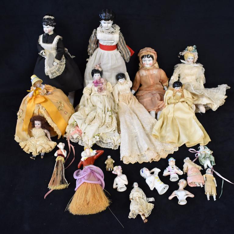 GROUPING OF PORCELIAN HALF DOLLS (1 of 1)