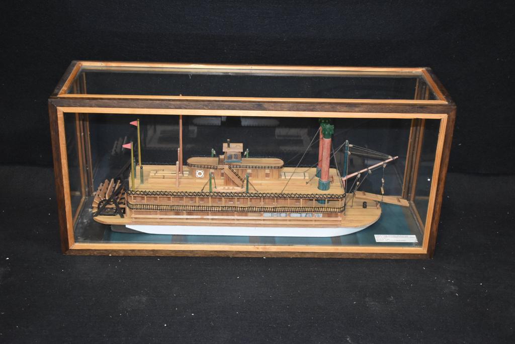 HAND BUILT MODEL OF STERN WHEEL BOAT "CHOCTAW": VITRINE CASE IS 22 1/2" LONG X 7" DEEP X 10" TALL