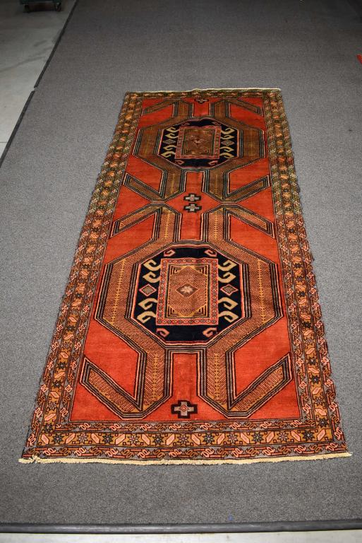 APPROX. 4'7" X 10'9" HANDMADE PERSIAN WOOL RUG: NICE LONG RUG