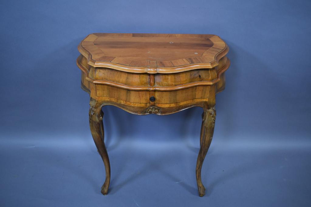 ITALIAN BURLED WALNUT FLIP TOP SIDE TABLE (1 of 5)