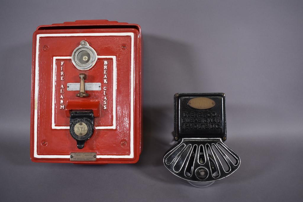 FARADAY BUS SIGNAL WITH FIRE ALARM BOX (1 of 4)
