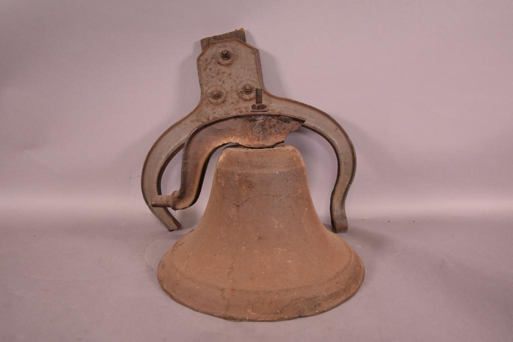 CAST IRON SCHOOL BELL W/ MOUNT & HANGER (1 of 3)