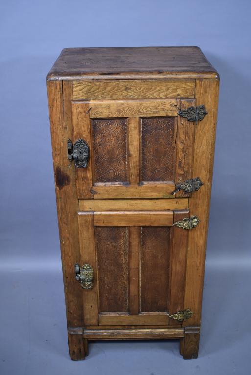 ANTIQUE OAK 2 DOOR ICE BOX (1 of 4)
