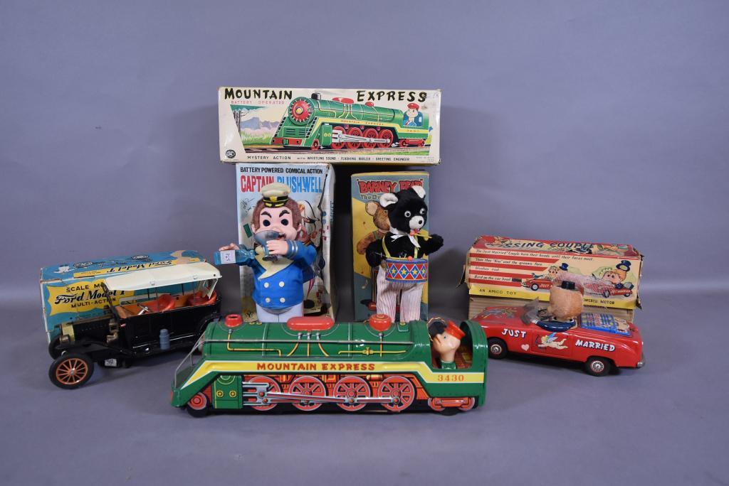 LOT OF 5 BATTERY OPERATED TOYS IN ORIGINAL BOXES (1 of 1)