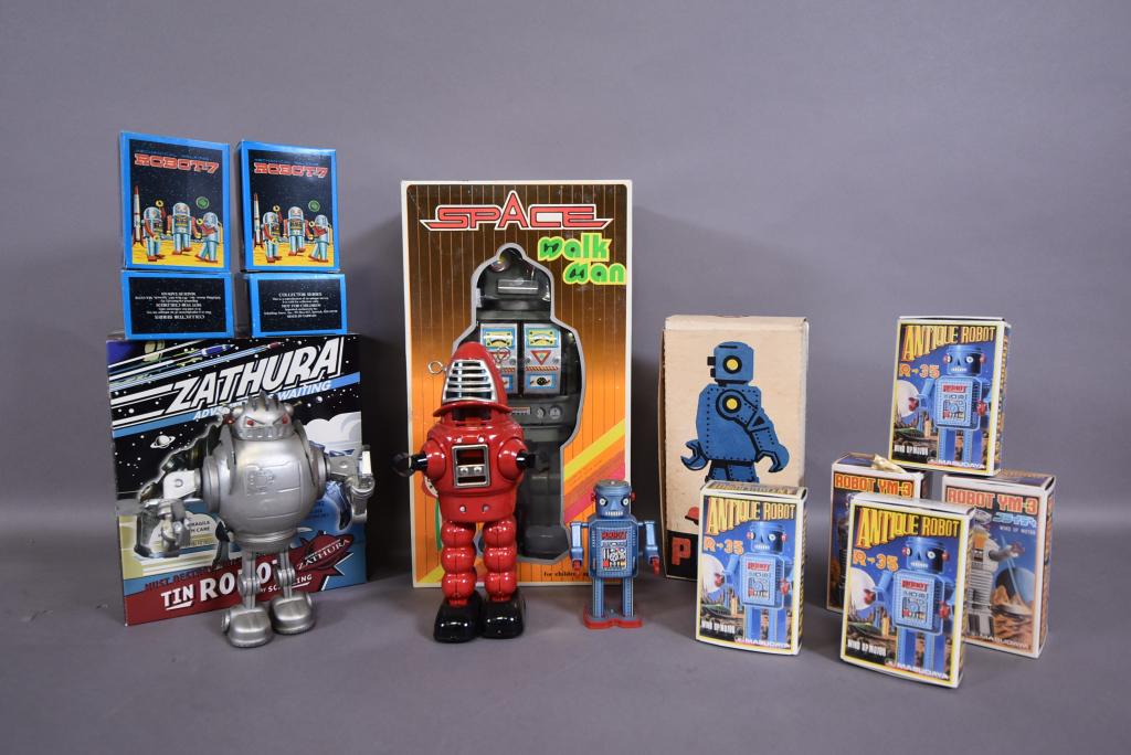 LOT OF 14 TOY ROBOTS (MOST IN ORIGINAL BOXES) (1 of 1)