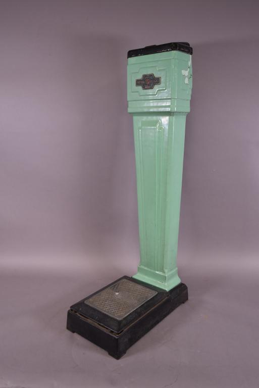 ROCK-OLA "THE LOBOY" COIN OPERATED PENNY SCALE (1 of 5)