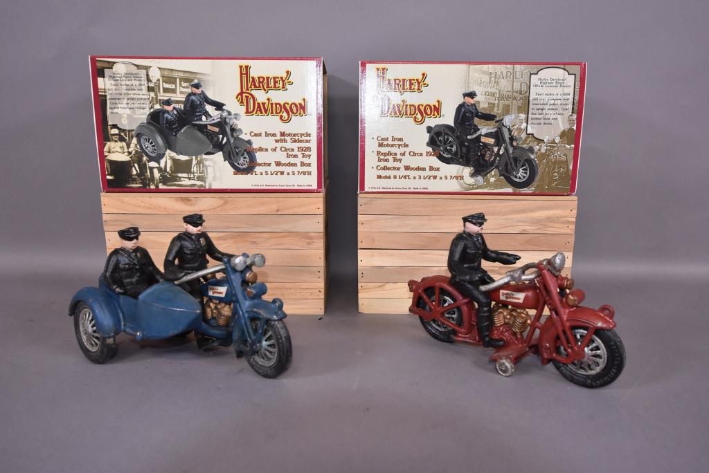 2 RELICA CAST IRON HARLEY DAVIDSON MOTORCYCLES: BOTH HAVE THE ORIGINAL BOXES
