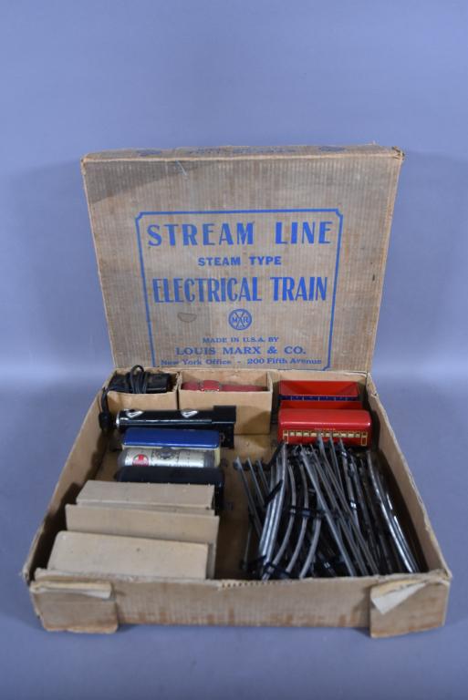 MARX STREAMLINE TIN TRAIN SET IN ORIGINAL BOX (1 of 5)