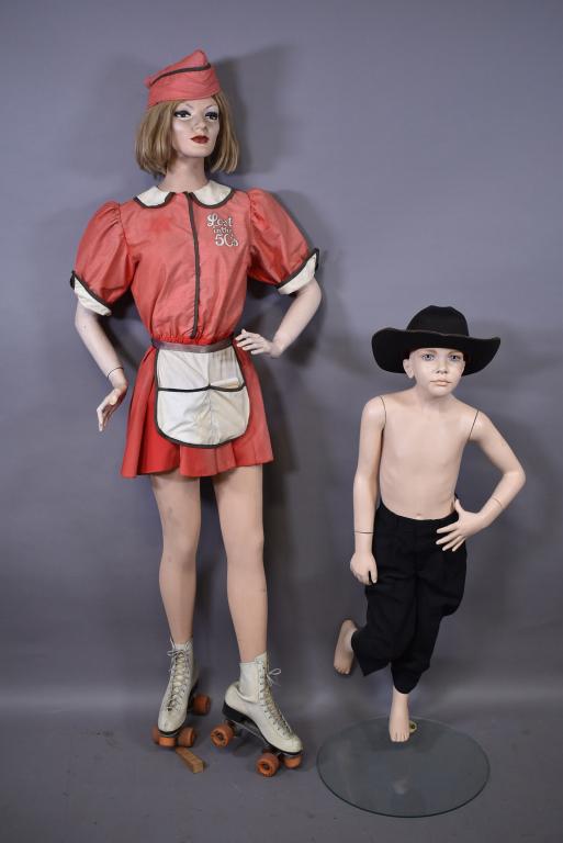 2 MANNEQUINS (1 of 1)