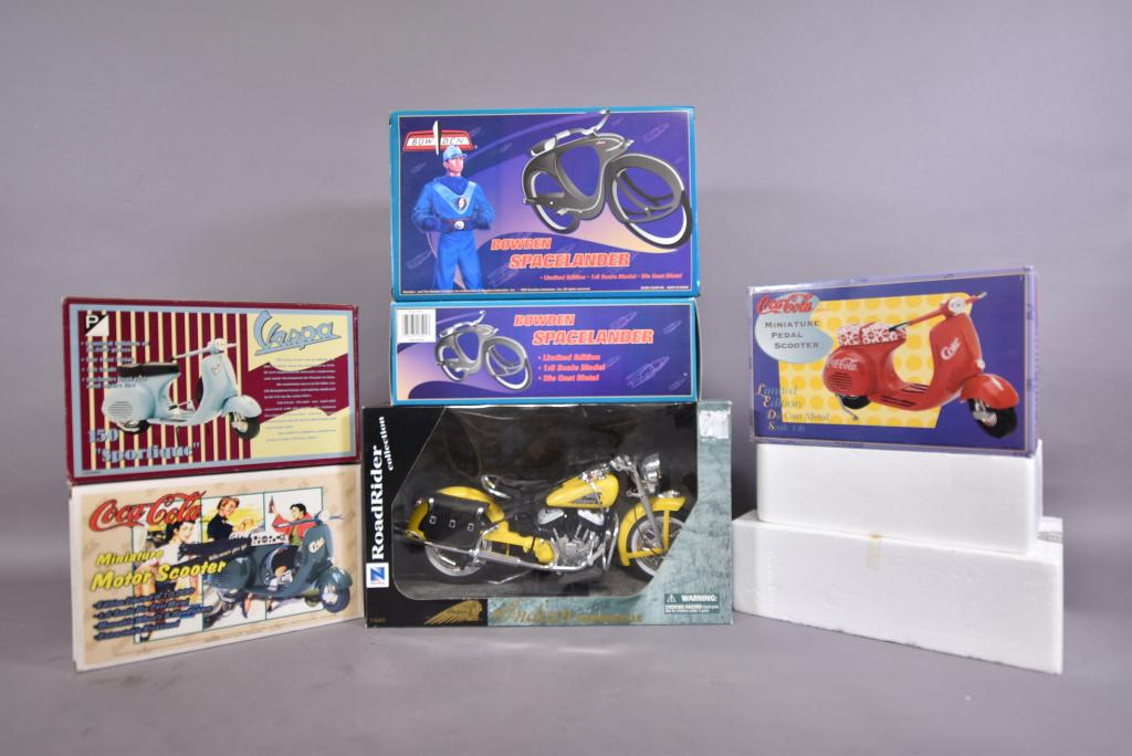 LOT OF 8 MINIATURE METAL SCOOTERS & BICYCLES (1 of 1)